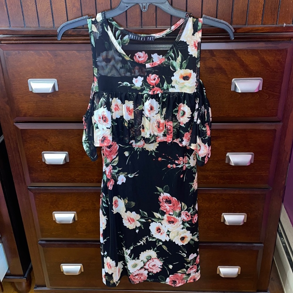 Floral Mesh Off-Shoulder Dress 🌺